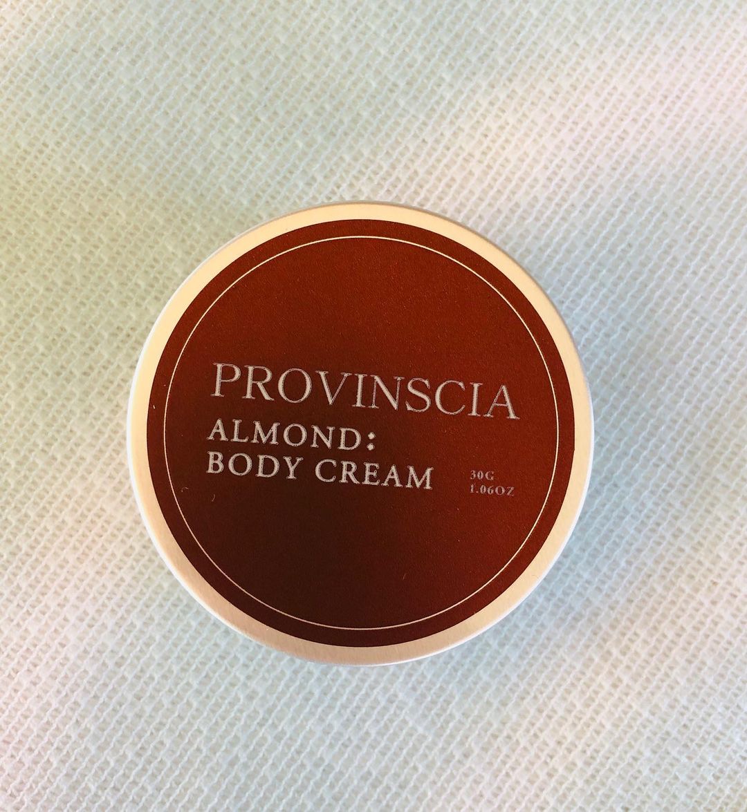 口コミ投稿：PROVINSCIA ボディクリームの紹介です香水の里’南フランスのグラースで調香された、…
