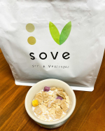 最近忙しい朝はSOVE シリアルを食べています。こちらはカゴメさんが開発された大豆と野菜のプラントベースフードで、1食分（30g）でなんとたんぱく質15.1gと食物繊維6.7gがとれちゃいます！…のInstagram画像