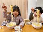 休みの日のお昼めっちゃパスタ率の高い我が家🍝この日はうにクリームパスタ作ったよ☺️私、うに大好きなの🙊お寿司屋さんでうにフェアやると絶対いく🙈←これフリーズドライになってたんだよー！✨…のInstagram画像