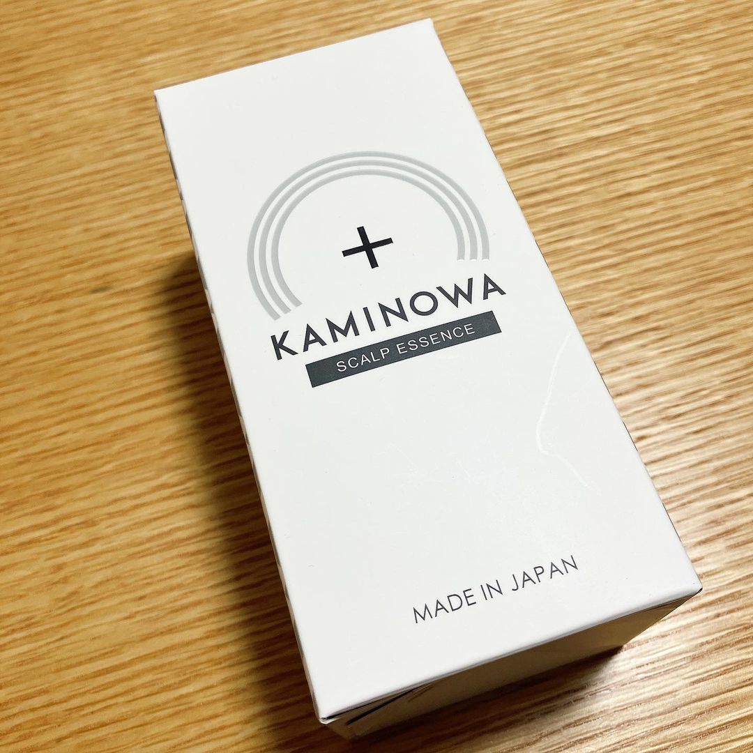 口コミ投稿：薬用育毛剤「KAMINOWA」（カミノワ）＜医薬部外品＞→　髪の分け目がパックリと目立つ…