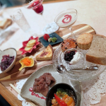 お友達とランチ～🍴🎶どれから食べようか悩む～凄いボリュームだけど美味しいからもちろん完食😆ちょっとずつがイッパイって好き😘また行こうね🤗#野菜をMOTTO #母の日 #スープ #mo…のInstagram画像