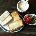 momijitoajisainoniwa12昼食です。卵サンドとトースト、野菜サラダ、スープです。#野菜をMOTTO #母の日 #スープ #monipla #monmarche_fan　＃たま…のInstagram画像