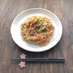 kopandamon.本日の昼食𓌉◯𓇋上海焼きそば𓂃 普通の焼きそばとの違いがあんまりよくわからなかった(||-д-)ﾁ——ﾝ┈︎┈︎┈︎┈︎┈︎┈︎┈︎┈︎┈︎┈︎┈︎┈︎#…のInstagram画像