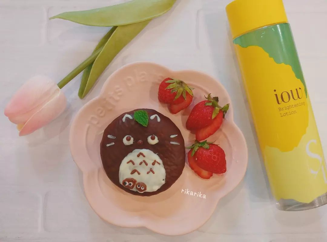 口コミ投稿：.親子で大好きなロッテのチョコパイにトトロをデコ♥️👦「ねぇ ママ～ なんでパイじゃ…