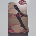 スリムウォークの膝下丈😊🌺しっかりとした着圧で驚きました！薄手なのでズボンの下にも最適そうです🥺👏#スリムウォーク #SLIMWALK #ハイソックス #着圧ソックス #靴下 #monipl…のInstagram画像