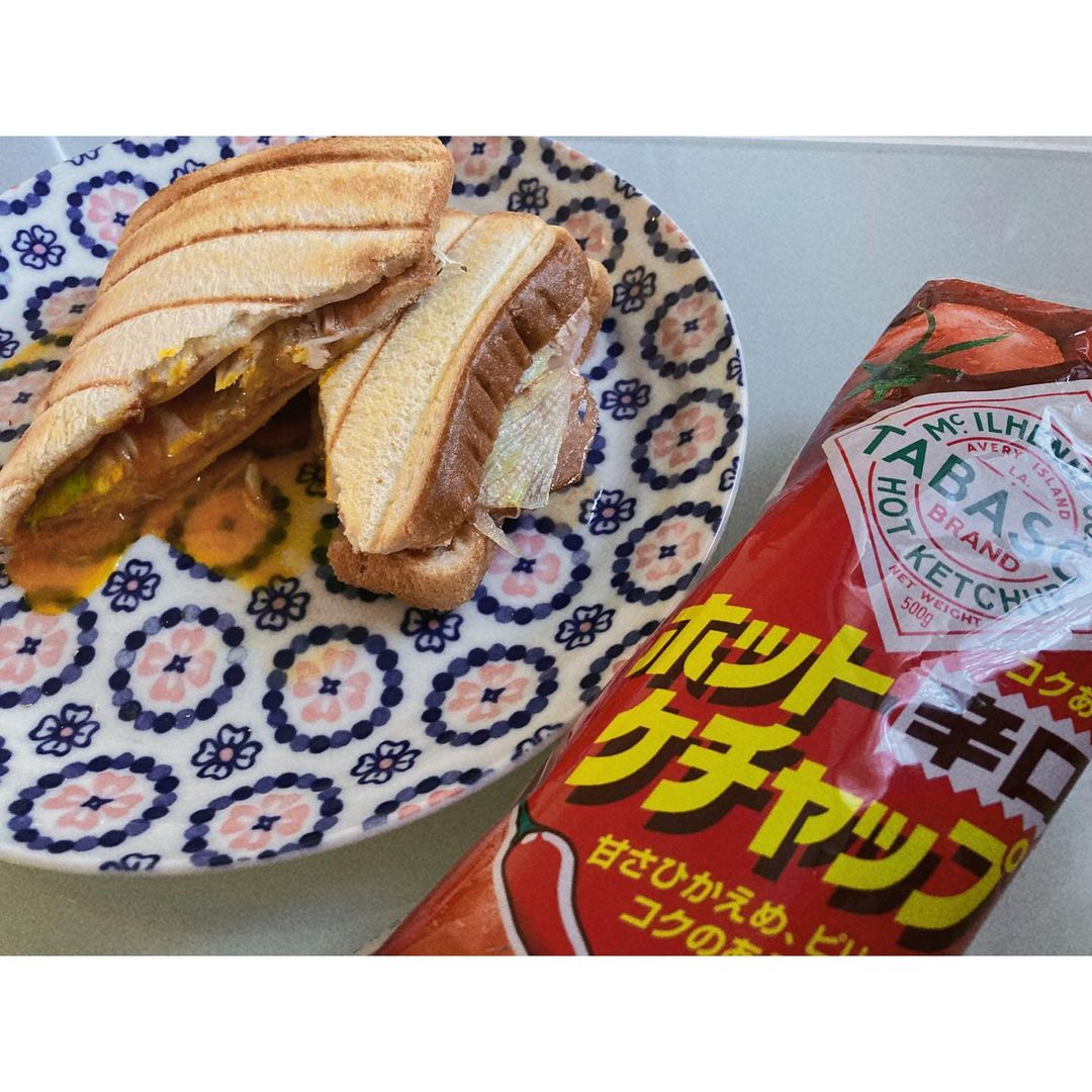 口コミ投稿：正田醤油のタバスコ入りホットケチャップでピリ辛ピザ風ホットサンド🥪タバスコの風味…