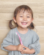 nnnaaachamベビー用歯ブラシ何使ってる？👶.@curaproxjapan 様のスイス生まれの歯ブラシ「クラプロックス」🪥日本ではこれまで歯科医院でのお取り扱いがメインだったのですが…のInstagram画像