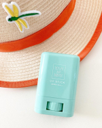 ..最近のお出かけの必需品🌟🎒..マザーアンドドーターu0040mother_and_daughter_official クリアUVスティック🌤️SPF50+PA++++..メン…のInstagram画像