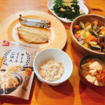 はくばく「オートミールごはん」と「オートミールごはん大麦ブレンド」食べてみました💕低カロリーなのはもちろん、食物繊維など栄養もたっぷりのオートミール。作り方もとっても簡単です。オートミールに…のInstagram画像