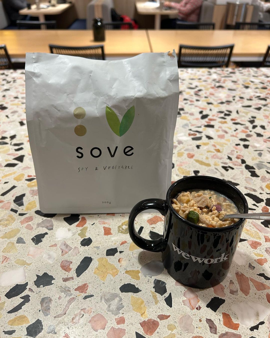 口コミ投稿：muffin_foundation職場での置き換え食にsoveをストックしています👍職場について朝、…