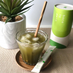 🌿 boco to deco 暑い夏の時期は、疲れやすくなって冷たい飲み物やデザートを食べたくなります☀️ そんな時期に簡単に栄養が摂れる青汁🌿 氷をたっぷり入れてごくごく飲むのもいいし、…のInstagram画像