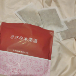 BELTA様の✨ベルタきざみ本薬湯✨香りが優しくて癒やされました🌿こちらには7種の生薬をまるごと刻んで配合してあり本格的に薬湯を楽しめた薬用入浴剤✨大判で贅沢につかえます☺冷房で最…のInstagram画像