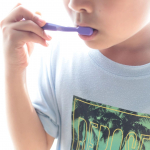クラプロックス　キッズ　子ども歯ブラシ(4歳～12歳)を使ってみました✨4歳から12歳までのお子様のために特別に設計された、小さなお口でも奥まで届くコンパクトなブラシヘッドの歯ブラシ。上手に持…のInstagram画像