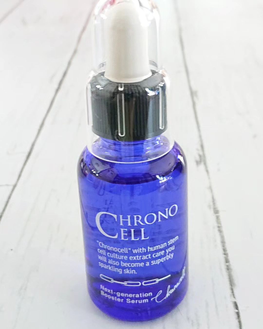 口コミ投稿：土台美容液『クロノセル』使ってみました😃青い小瓶がなんだか可愛い✨洗顔後一番に使…