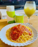 夏バテすると気力、食欲が落ちるから効率的に栄養補給のために青汁を投入。やる気出ないから、一品料理でも青汁で罪悪感を減らせる。笑夏は食事も軽めだし、朝ご飯食べないことが多いけど、これに牛乳とオリゴ…のInstagram画像
