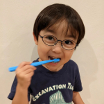 クラプロックス様のキッズ子ども歯ブラシ(4歳～12歳)をお試しさせて頂きました🥰小さなお口でも奥まで届くコンパクトなブラシヘッドで息子は磨きやすいらしく大変気に入り一人で磨いてくれる様になりました…のInstagram画像