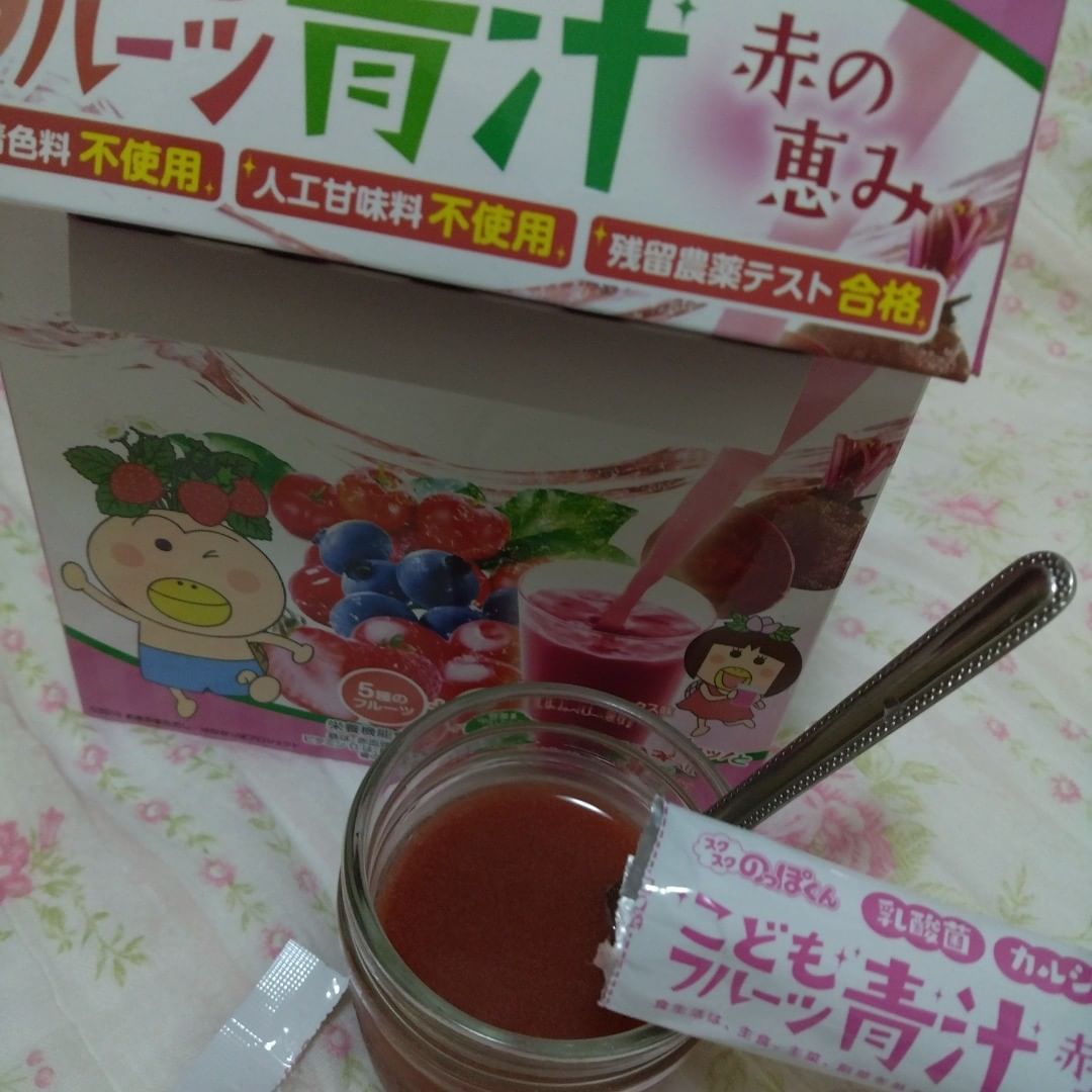 口コミ投稿：kayochi0404青汁というか赤汁⁉️ベリー味で美味しいから、野菜嫌いなこどももごくごく…