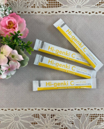 ハイ・ゲンキC（顆粒タイプ）1.4g×4包試してみましたっ😆💓年々増える，シミやくすみ、、ビタミンCは必須です！ハイ・ゲンキCはアセロラとレモンの植物素材由来のビタミンCを使用。化学合成さ…のInstagram画像