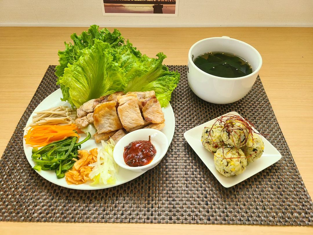 口コミ投稿：娘と分担してお昼ごはん作り#韓国料理ランチ#サムギョプサル#チュモッパわかめスープ…