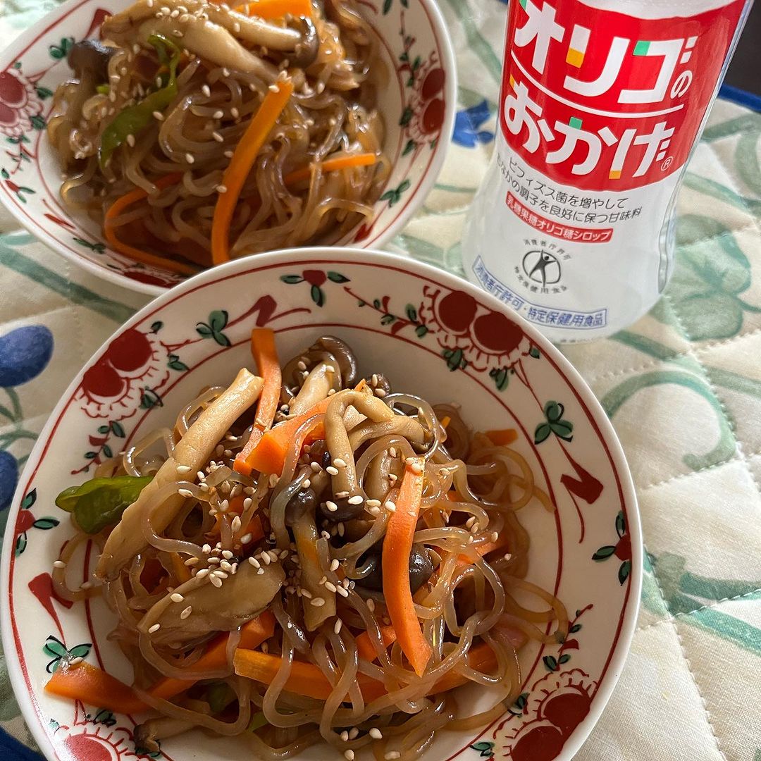 口コミ投稿：今日のブランチは、家族👪みんなで頂きました野菜やキノコたっぷりの白滝チャプチェ風…