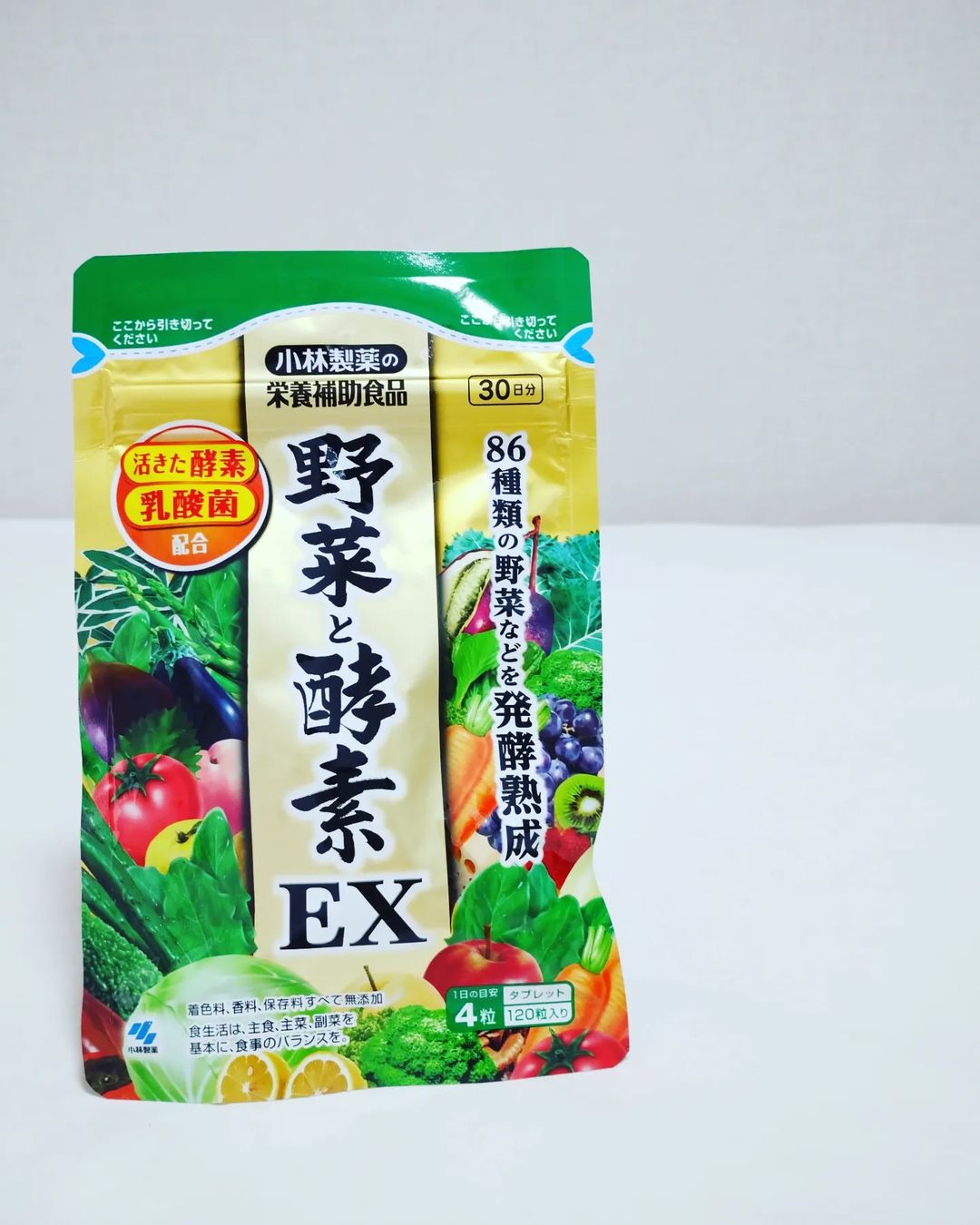 口コミ投稿：野菜と酵素EX小林製薬さまの、なんともインパクトあるパッケージの栄養補助食品。薬…