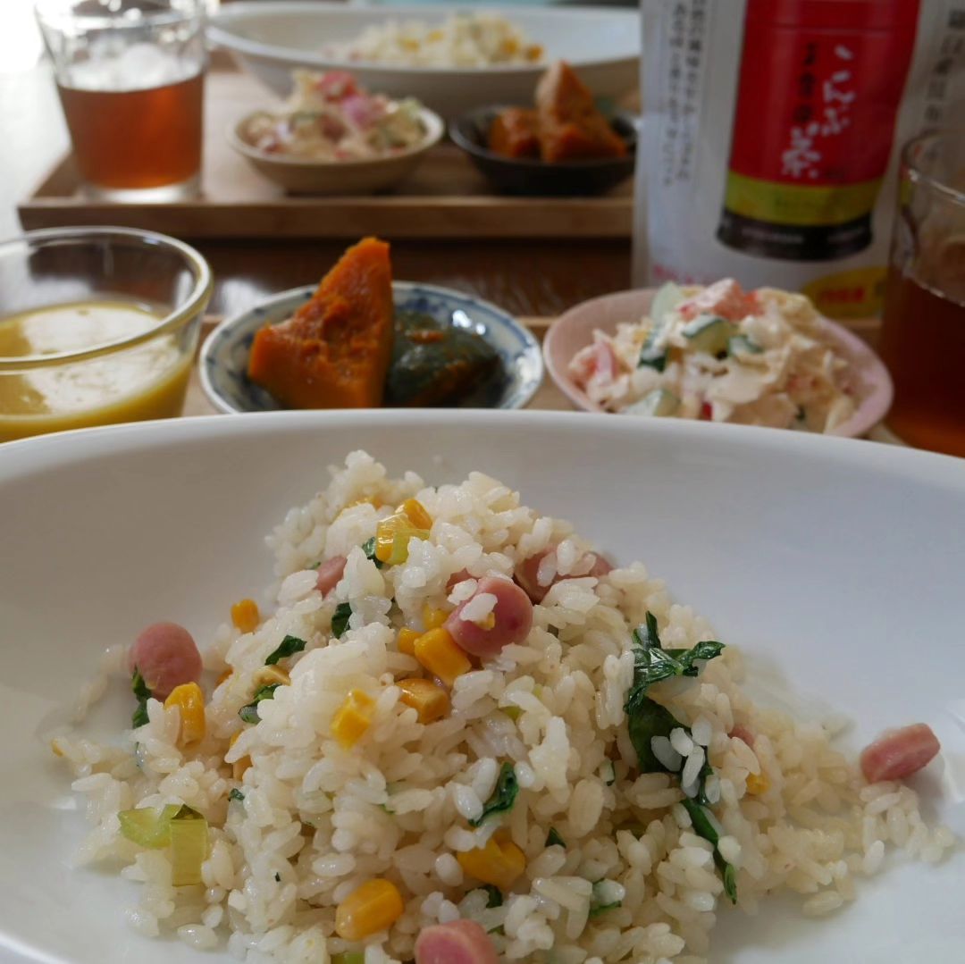 口コミ投稿：モニプラ、玉露園のこんぶ茶のモニター中です。晩ごはんにこんぶ茶で炊くソーセージ…