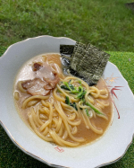 PRべランピング𓂃𓊯には心地良い季節になってきたよね☁️外で食べるご飯ってなんでこんなに美味しいんだろ💕今日は˗ˏˋ  お水がいらない 横浜家系ラーメン🍜  ˎˊ˗ もちもち食感の中…のInstagram画像