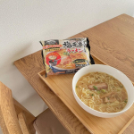 関西で人気のラーメン店「塩元帥」ここのラーメン大好き🍜♡⁡⁡塩元帥監修 ̖́-『お水がいらない 塩元帥ラーメン』はスープ・麺・具がひとつになっているから鍋に入れて温めるだけで簡単に作れちゃ…のInstagram画像
