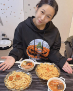 #PR authentic pasta and sauce🍝Hot soup with organic kimchi🌶️✨delicious dinner🎃🎃🌟もちもちパスタペスカトーレとカ…のInstagram画像