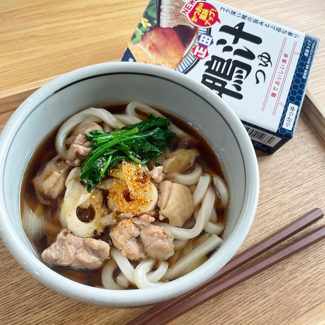 口コミ投稿：正田醤油麺でおいしい食卓シリーズ冬季限定の『鴨汁つゆ』鶏肉とほうれん草、ねぎ、…