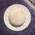 VIO CLEN、使う直前にお風呂場に入れないと表面がとろっと溶けやすいから気をつけねば( ˊᵕˋ ;)しっかり泡立ててもこれくらいでさらっと控えめだけど、すっきり洗えるからOK。泡もこもこでも…のInstagram画像