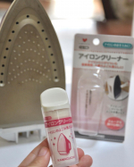 yoko161110アイロン何年使ってるかなー接着樹脂？でベタベタしてるのでそろそろ買い替えようかと思いましたが壊れてないし‥うーん〜‥そしたら、数百円で「アイロンクリーナー」があった…のInstagram画像