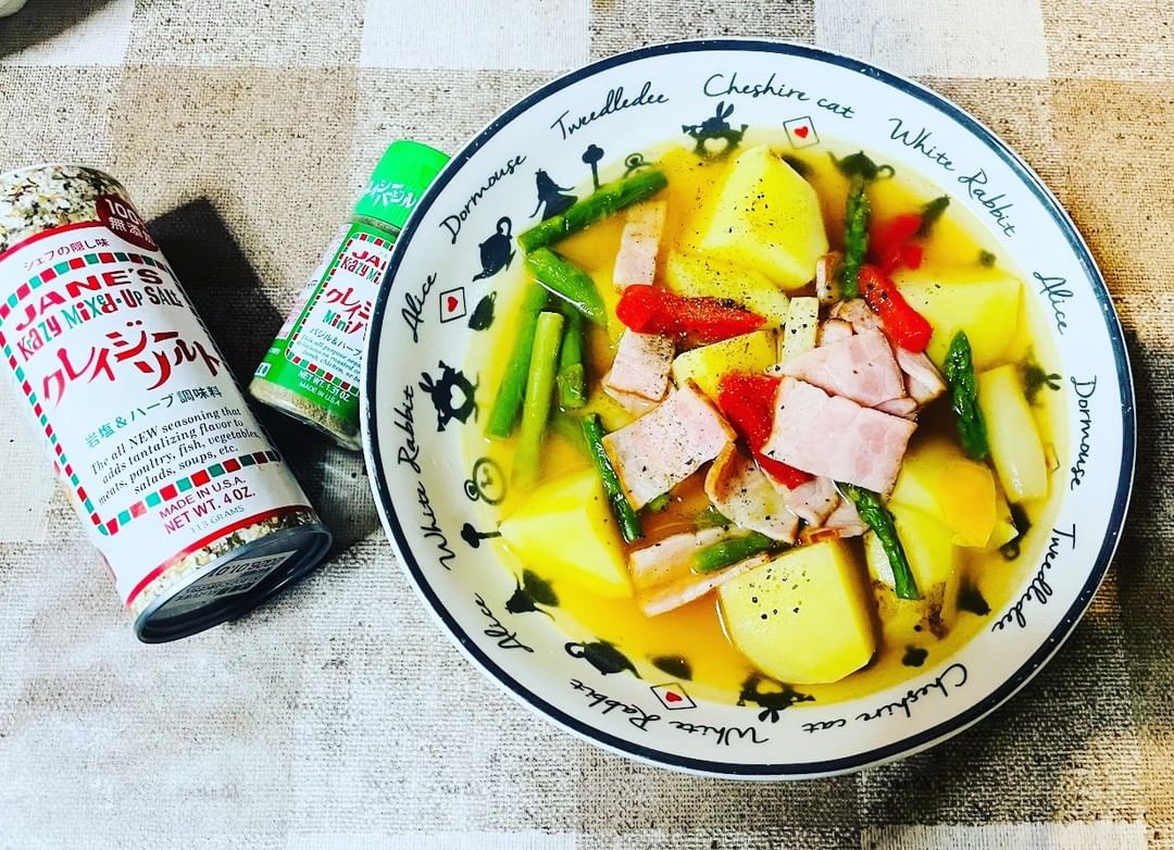 口コミ投稿:クレイジーソルト とオマケのクレイジーバジルミニ😍クレイジーソルト 113g☆商品の特…