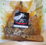 🦈カネ吉の「いわしの生姜煮物」をお試しする機会がありました。静岡県の伊東港で水揚げされた真いわしを凍結保存し、鮮度が高い状態で下処理し生姜タレで煮込んだもので、骨までいただけます。自分ではな…のInstagram画像