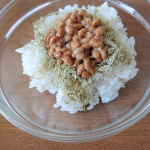 北海道産真昆布を使用した、カネ吉のとろろ昆布をBASEに納豆をトッピングしてみました。全く違和感がなくおいしくいただけました。#PR #株式会社ヤマザキ #カネ吉 #カネ吉オンライン #kaneki…のInstagram画像