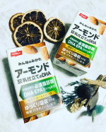 ニッスイのアーモンド豆乳がお気に入り。毎朝のプロテインを割るのに使っています。ほんのり香ばしいアーモンドが香って、スイーツのようなおいしさ。必要な脂質も一緒にとれて、なおかつ個包装なので飲…のInstagram画像
