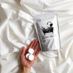 ...『薬用bath aid(バスエイド)』...お風呂でカラダのメンテナンス。肩の凝り、腰痛、疲労回復に悩む方へ、ほっとできる心地よいバスタイムをお届け。..✔17の効果効能…のInstagram画像