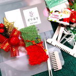 株式会社KAWAGUCHIさま『ポケおりキットあそび糸』です。赤と緑の可愛い糸で、クリスマスの小物を作りました。とても簡単にできるパケおりで、いろいろな世界が広がりそうです🥰#PR #…のInstagram画像