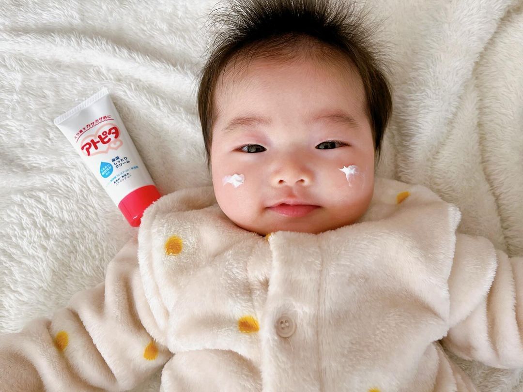 口コミ投稿：赤ちゃんの肌ケア𓂃🌿．．上の子の時から愛用している『アトピタ 保湿しっとりクリーム…