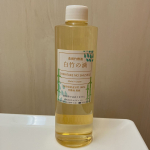 蒸留竹酢液　白竹の滴 → 燻した様なキツめの匂いがします。竹酢液は皮膚病や冷え症に良いようなので、背中のニキビが落ち着くのに期待！  → 湯船に浸かると、お湯が柔らかくなっていたのがわかります^^…のInstagram画像