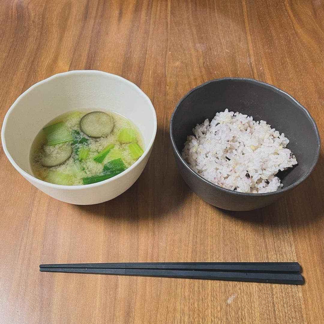 口コミ投稿：北海道玄米雑穀🌾私のお昼ごはんは、だいたい味噌汁＋納豆ご飯🍚手軽、体に良い、おい…