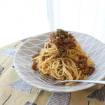 パスタソースって、あえるタイプばっかり使ってる我が家🏠具が少ないので何となく寂しい感じになりますよね😂この冷凍ストック名人「ボロネーゼ」は、ひき肉を調味料の入った袋に入れて保存、食べたいときにフラ…のInstagram画像