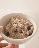 🍚🫘北海道産の玄米と雑穀をブレンド🫰🏽いつものごはんに混ぜて炊くだけで手軽に栄養バランスのとれた玄米雑穀ごはんができあがり〜🥢ほどよい甘さともっちりした食感お米大好き玄米も雑…のInstagram画像