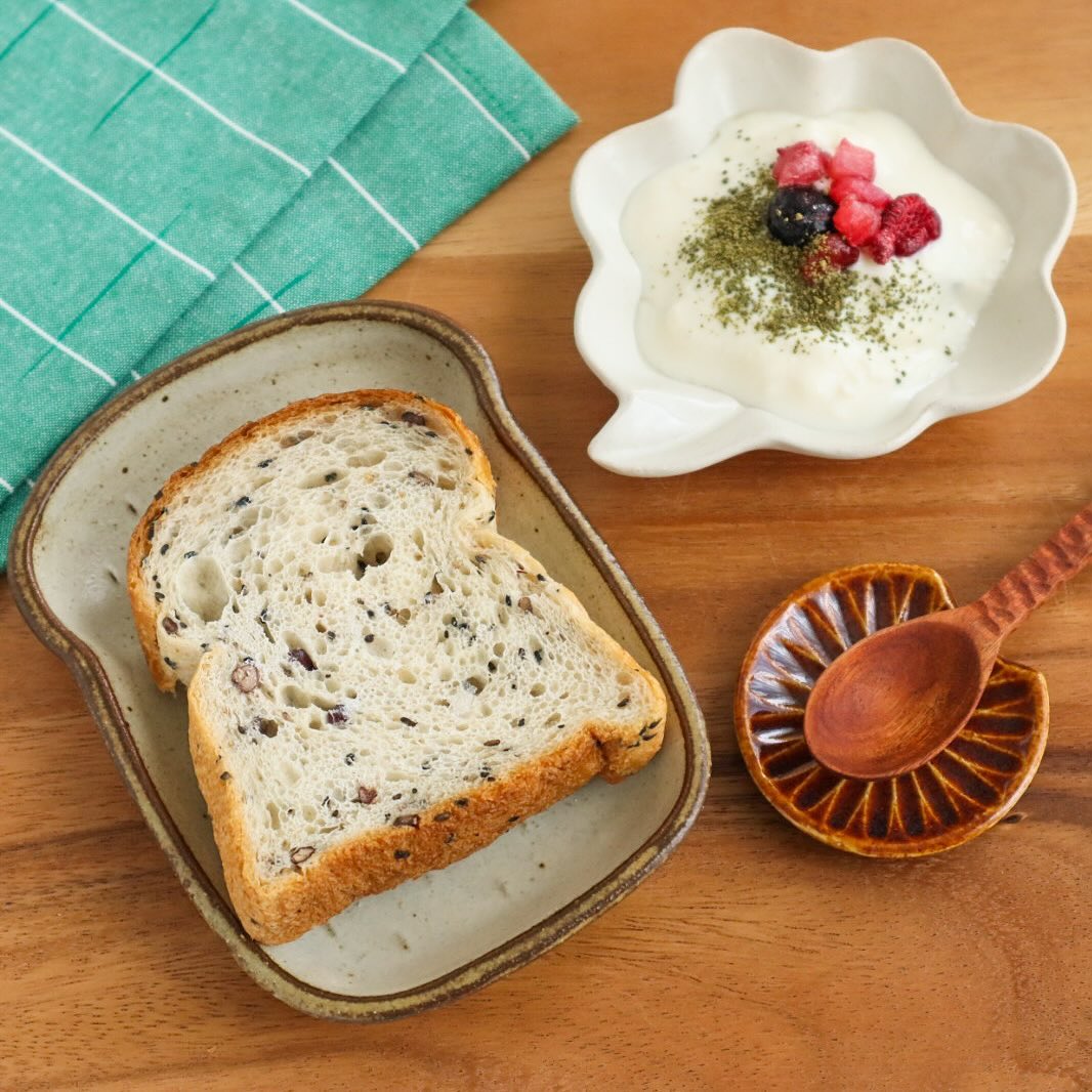 口コミ投稿：。🥣パンとヨーグルトLIVE BAKERYの五穀食パン♡#キタノカオリ 使用で#天然酵母 、雑穀…