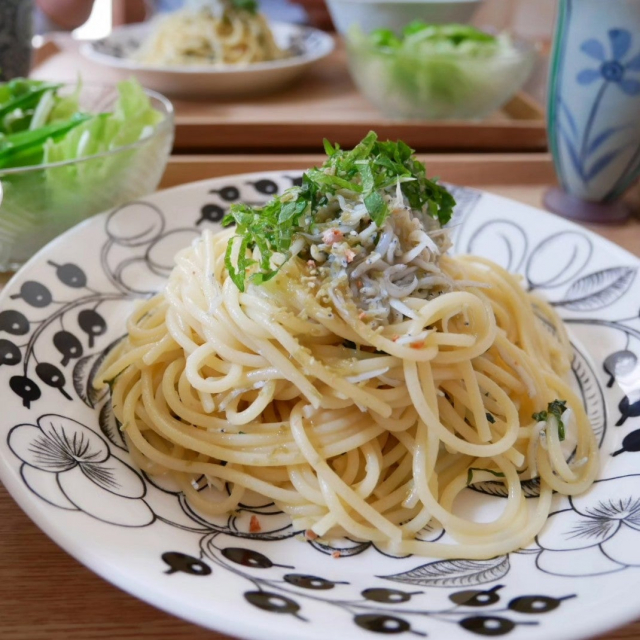 口コミ：玉露園梅こんぶ茶としらすのパスタ、今日の昼ごはんの画像（1枚目）