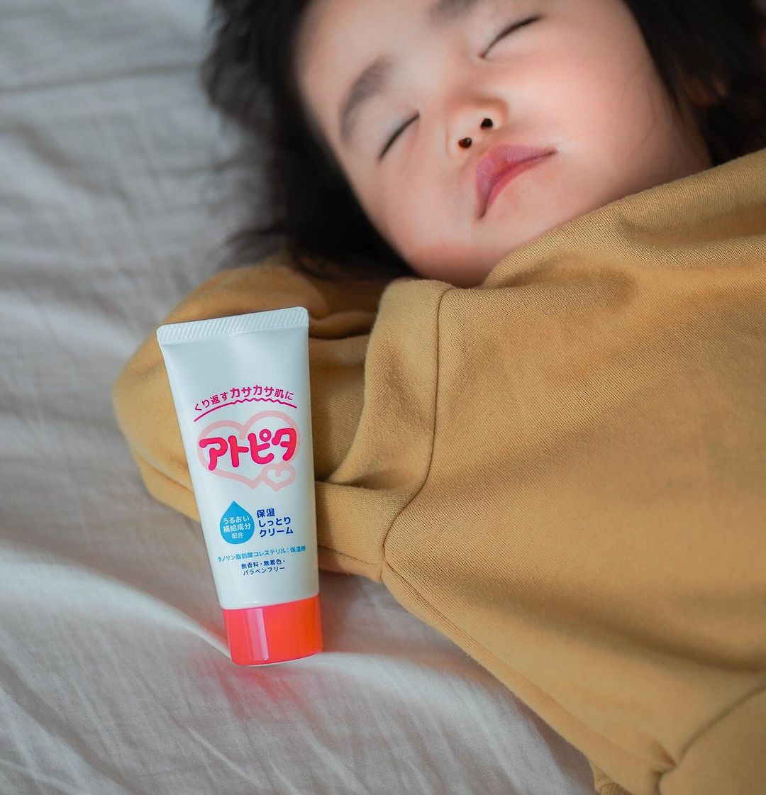 口コミ投稿：寝てる間にアトピタ！🤭うちの2歳児はいまイヤイヤ期真っ盛りで…😫特に嫌がるのが保湿…