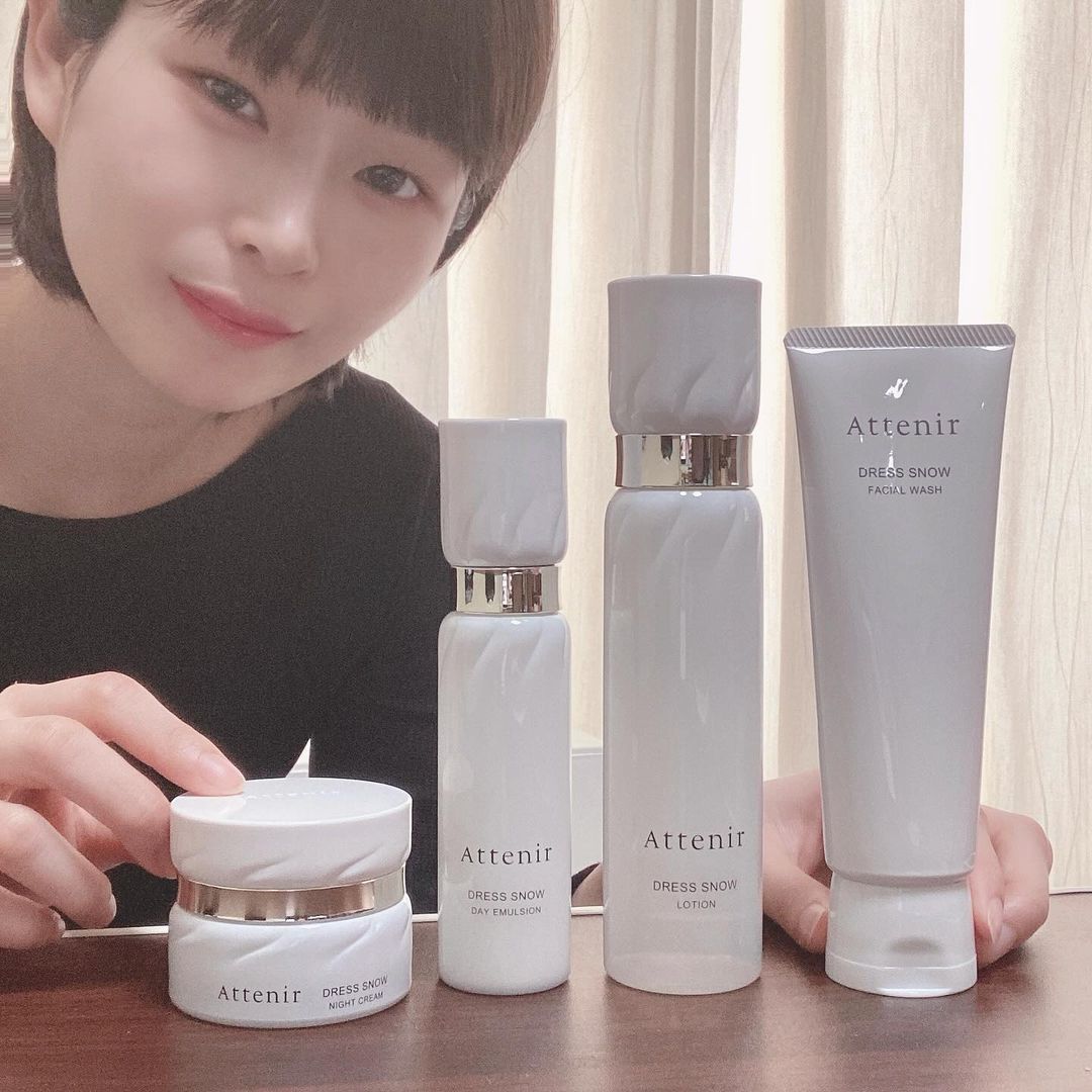 口コミ投稿：ドレススノー エイジングケア※1ライン 4点セットパッケージ、シンプルながらも高級感…
