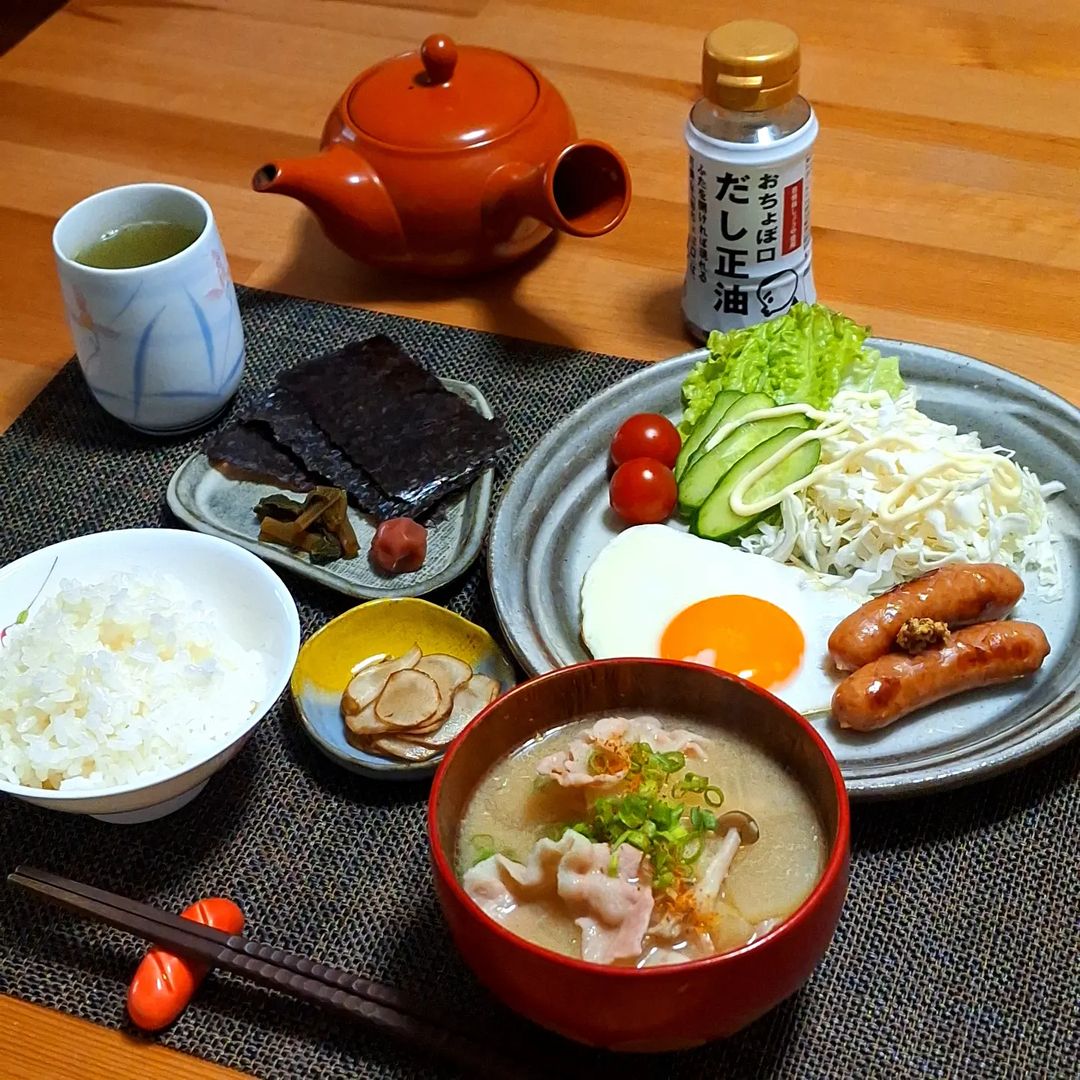 口コミ投稿：.おはようございます☀️たまにはご飯と残り物の豚汁で和な朝食🍚. . .って今朝ではあり…