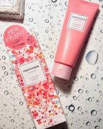 ♡こちらは以前ロフトの『ウェルネス&ビューティー』で出会った時にとっても気になっていたボディ用スクラブinゴマージュmeshimase 『ゴマージュシュガー』。フレッシュな印象のブランドです…のInstagram画像