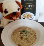 モニプラファンブログ様より ピルボックスジャパン【たった30秒でレストラン級！至極の濃厚トリュフリゾットの素】を頂きました🙌 作り方は超簡単！ ①器に温かいご飯を入れる ②ご飯の上にトリュフ…のInstagram画像